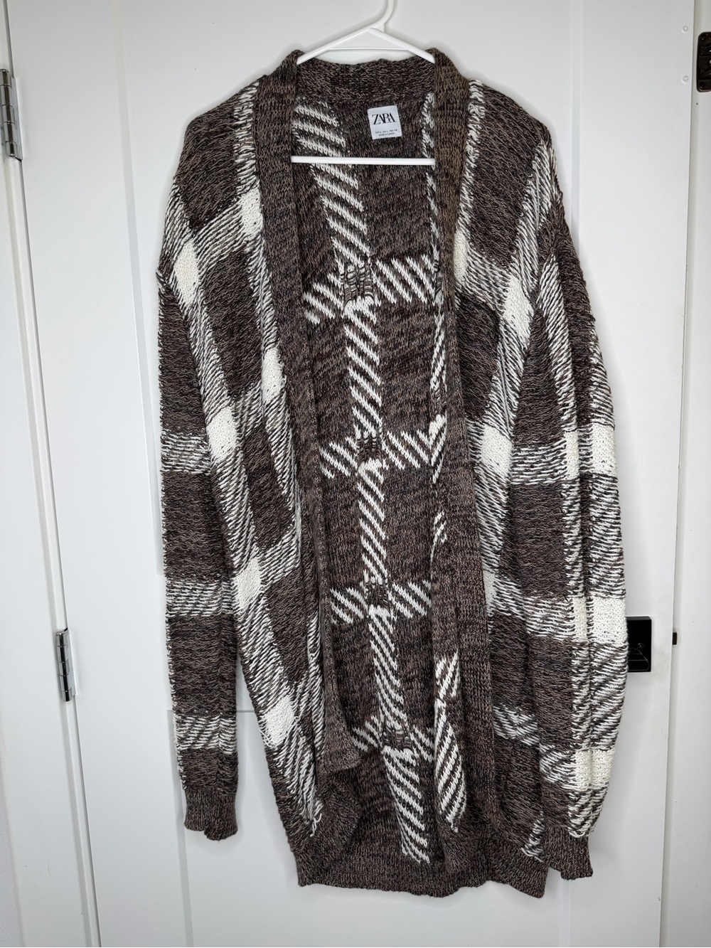 Zara Men’s Brown and Cream Plaid Open-Front Cardigan